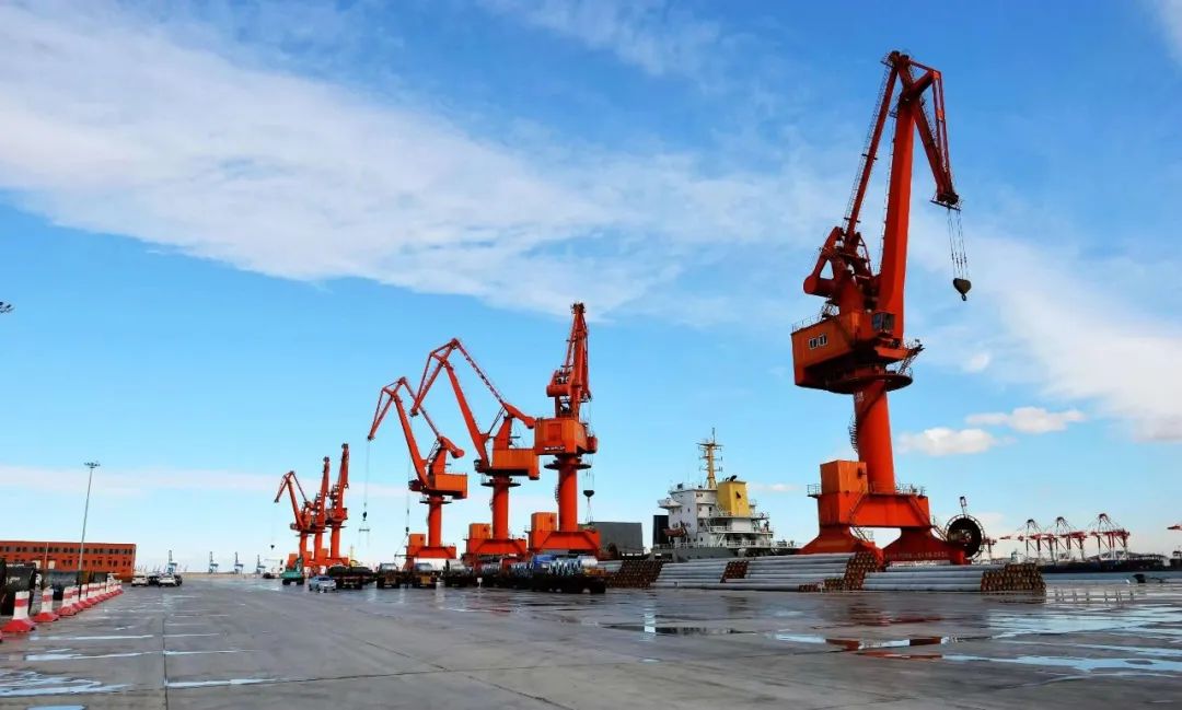 【港航合作 又添一笔】春安航运与营口港六公司签署战略合作协议